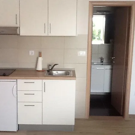 Bilalovic * 泽斯特拉格